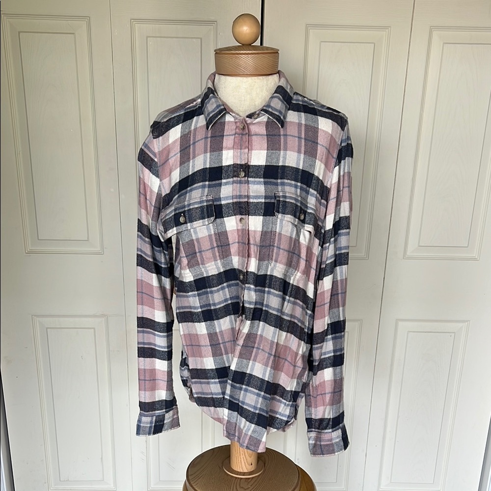 American Eagle Outfitters Pink and Blue Casual Button Down Shirt